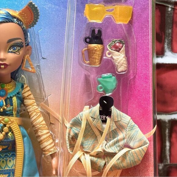 Monster High CLEO DE NILE Doll - Picture 7 of 7